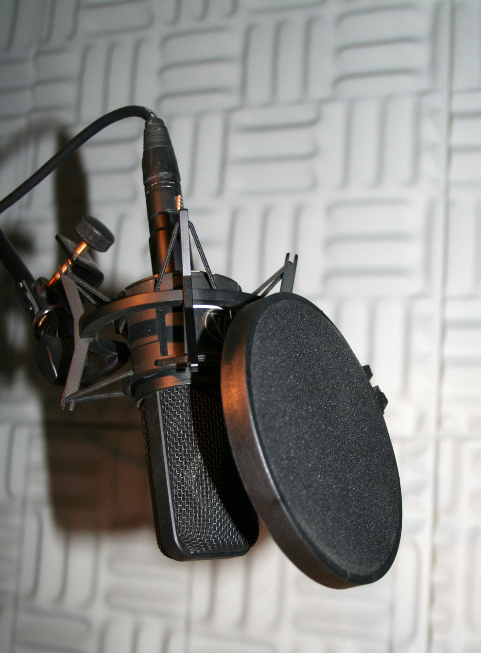 EJAE’s “In Another World” — The Composer Who Wrote for K-Pop Royalty Finally Finds Her Own Voice